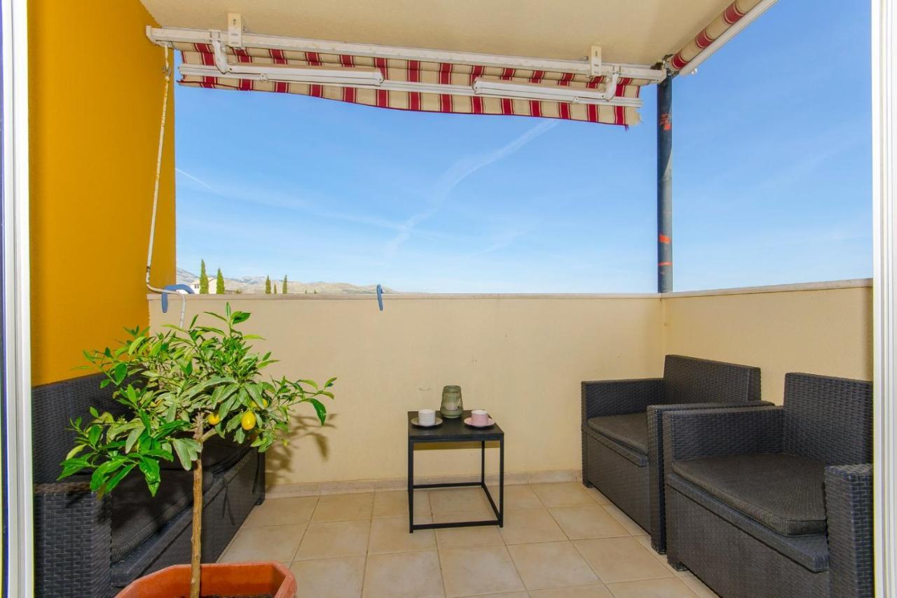 Modern Apartment With Sea View And Secure Garage 斯普利特 外观 照片