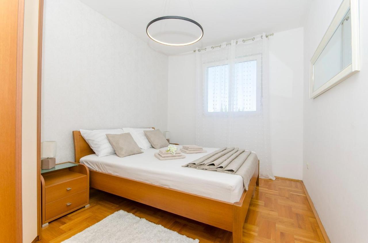 Modern Apartment With Sea View And Secure Garage 斯普利特 外观 照片